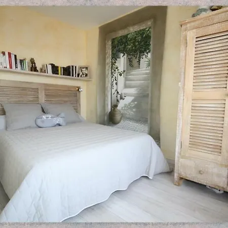Apartment La Caravelle Vue Mer Et Wifi Le Lavandou
