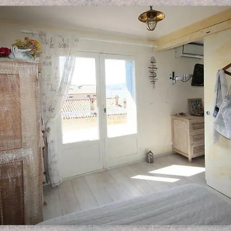 La Caravelle Vue Mer Et Wifi Apartment *
